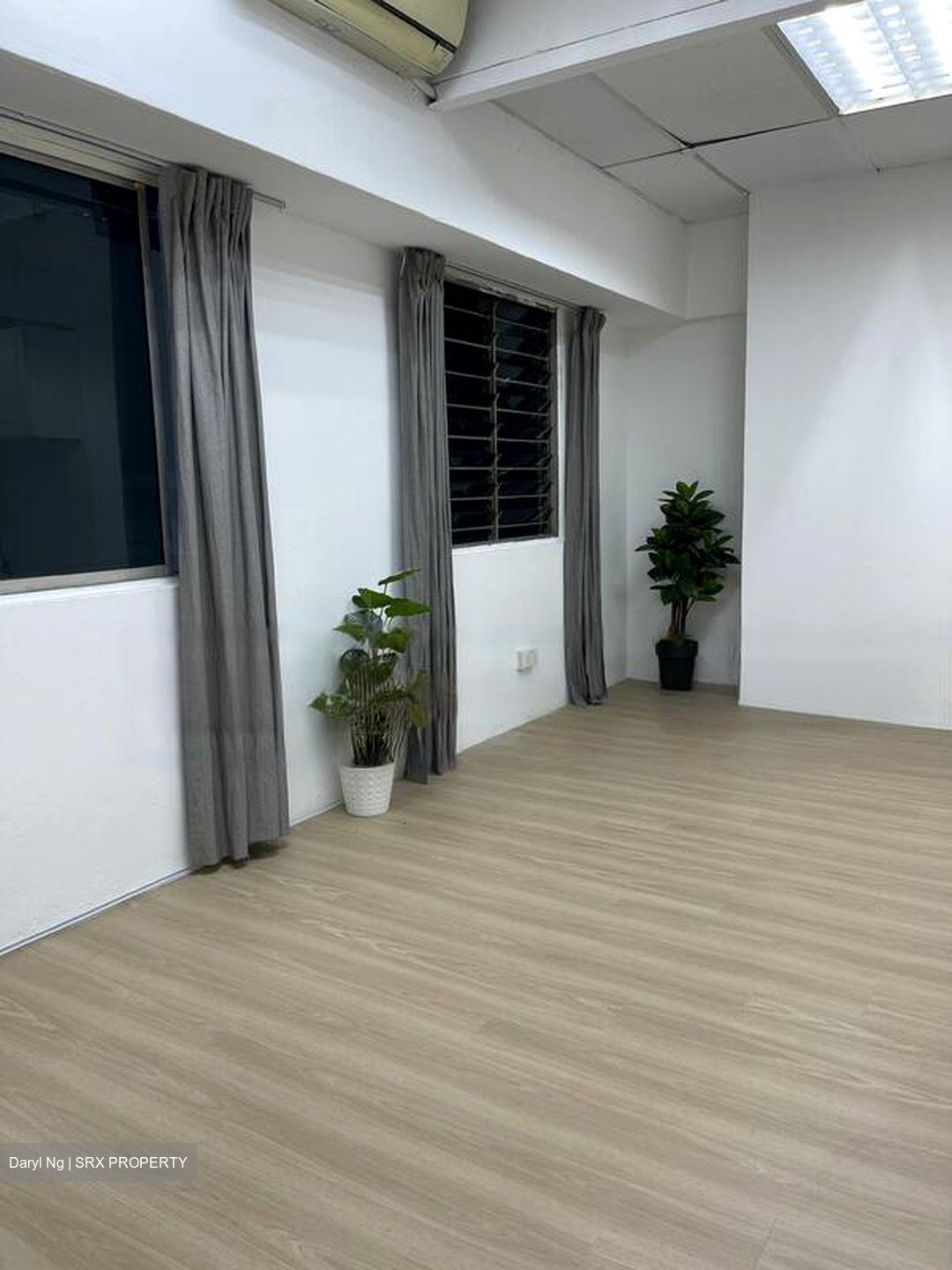 Textile Centre (D7), Office #576566361